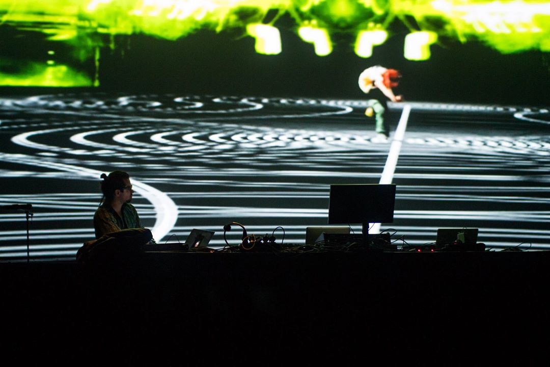 TALLER LIVE AV Y VIDEO MAPPING CON VJ ELETROIMAN (DARKLIGHT STUDIO)