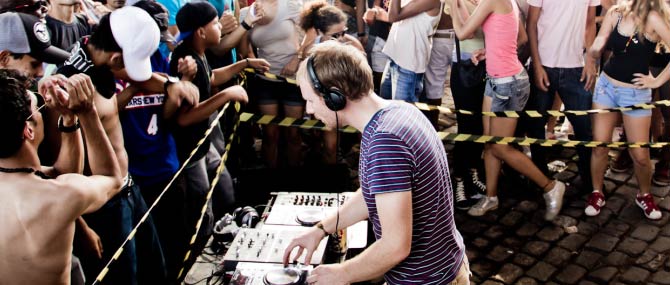 DJ Simon Boulind 